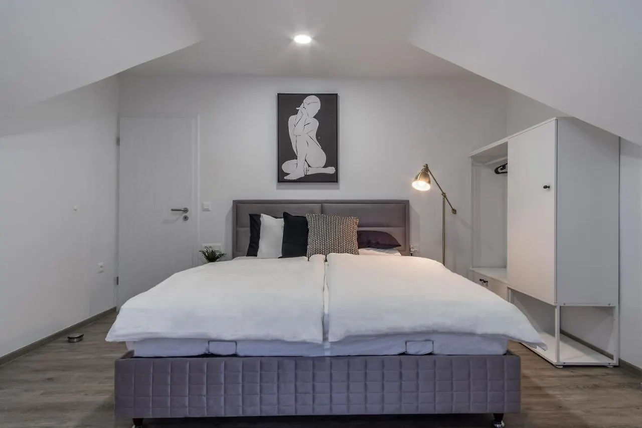Apartments Park Siska Lublana